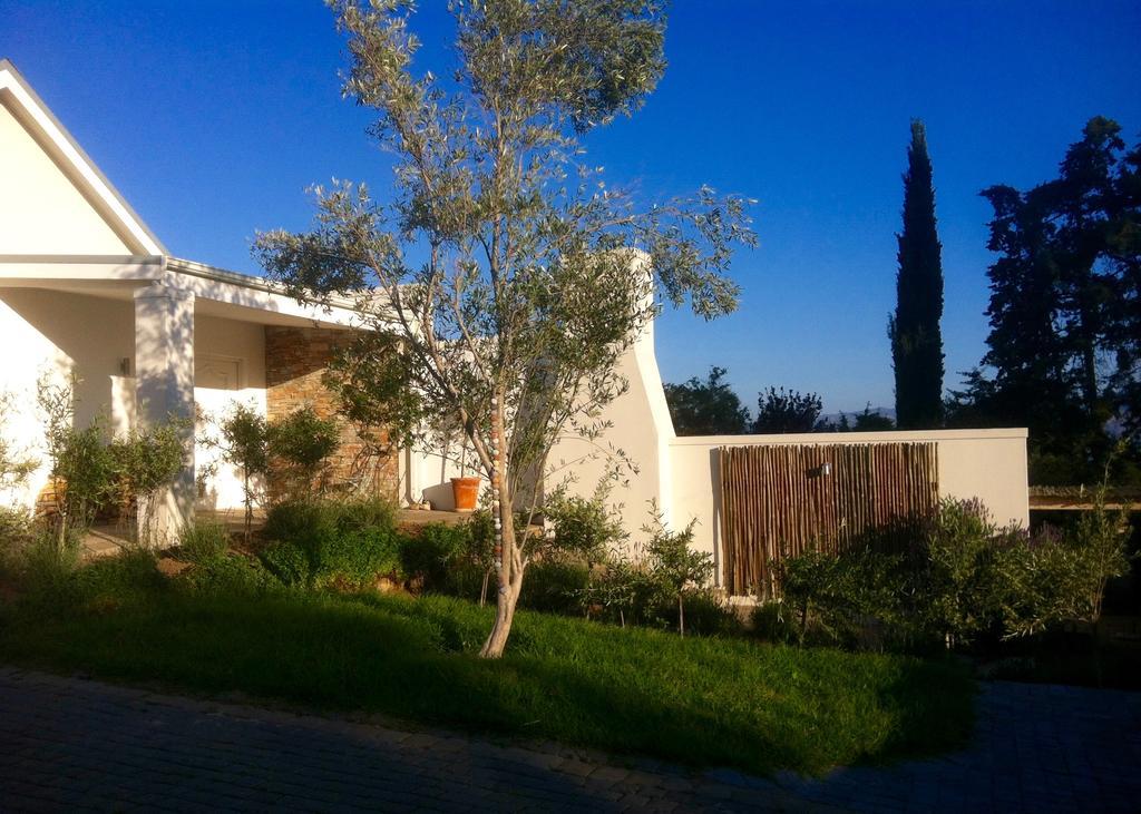Explorer Guesthouse Somerset West Exteriör bild