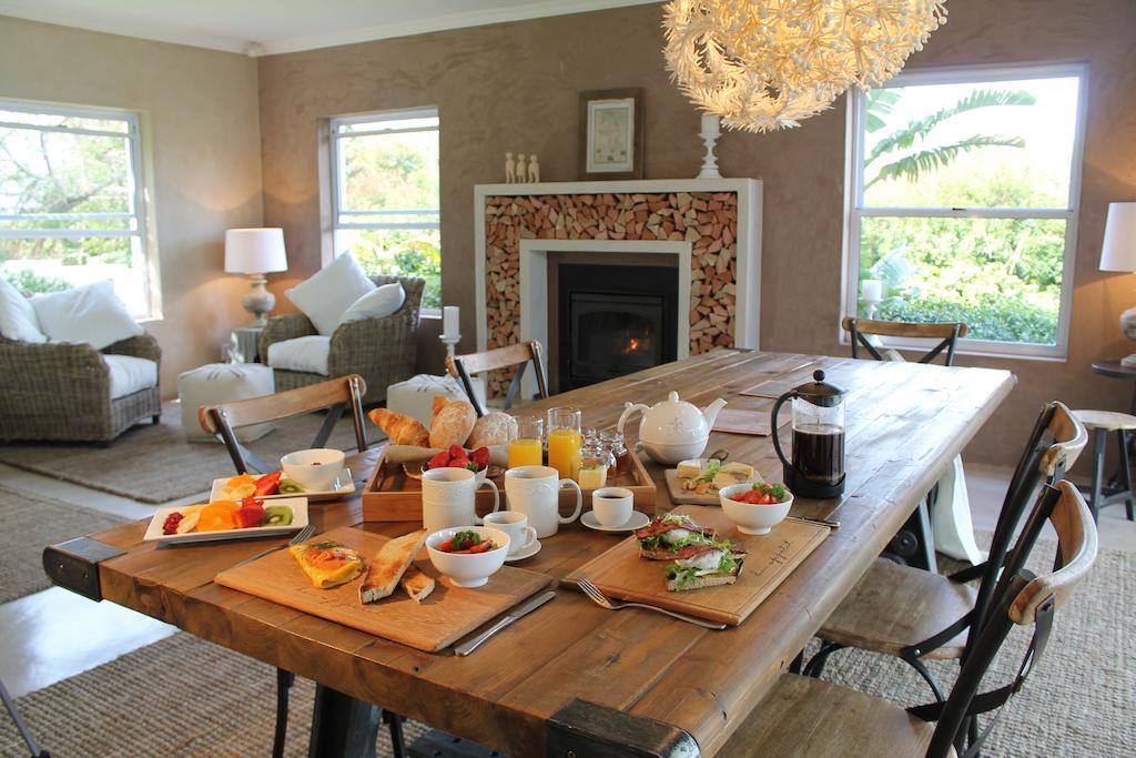 Explorer Guesthouse Somerset West Exteriör bild