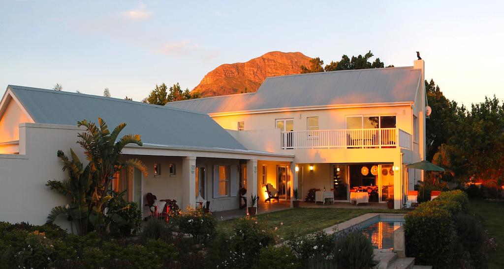 Explorer Guesthouse Somerset West Exteriör bild