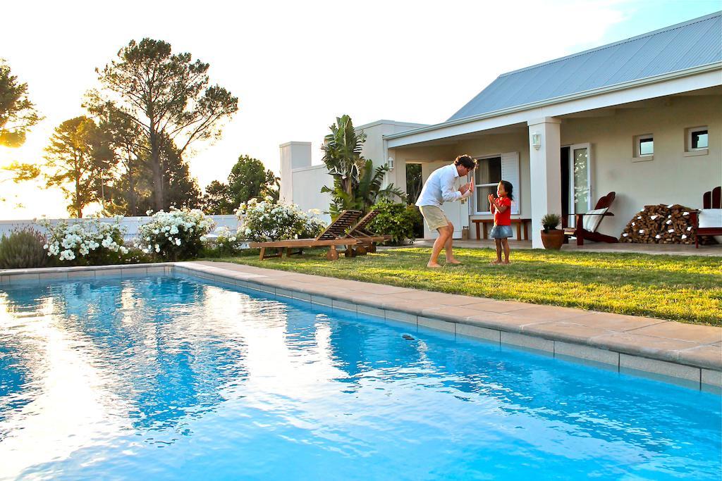 Explorer Guesthouse Somerset West Exteriör bild